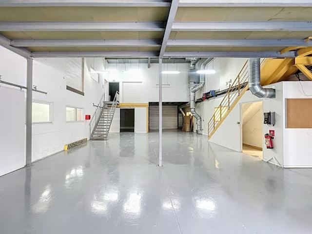 Location Autre 1340 m2 Afa