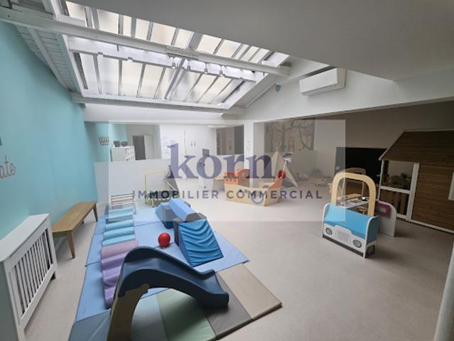 Location Autre 168 m2 Levallois Perret