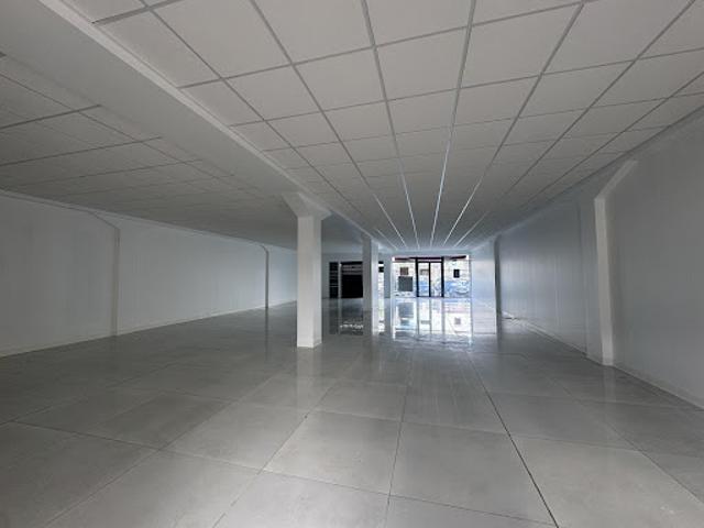 Location Autre 1 pièce 200 m2 Baie mahault