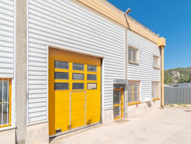 Location Autre 210 m2 Gemenos