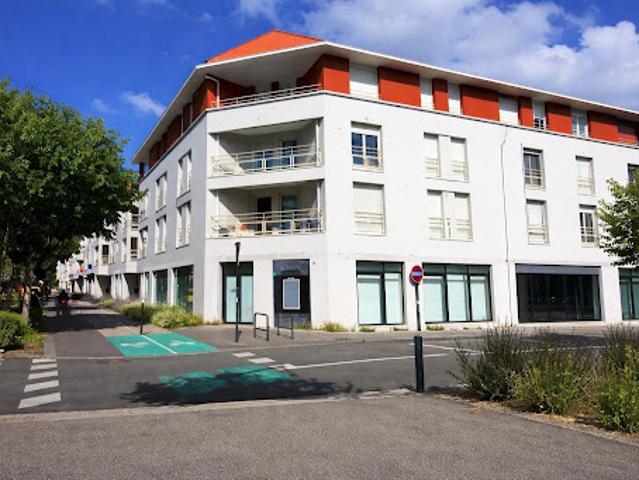 Location Autre 3 pièces 198 m2 Begles
