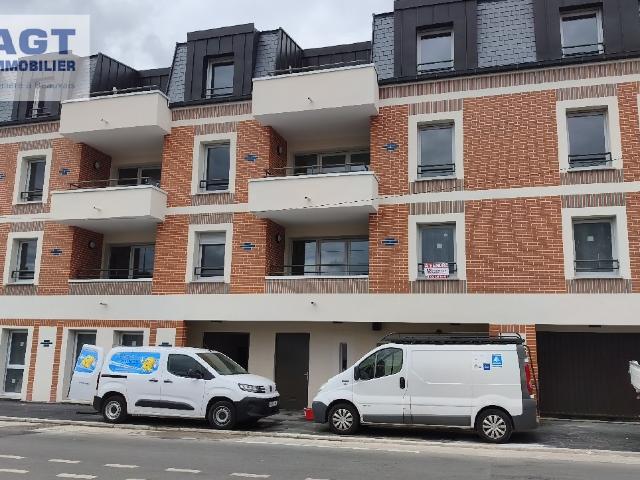 LOCATION AUX CAPUCINS F2 NEUF DE 49.47M2 AVEC JARD