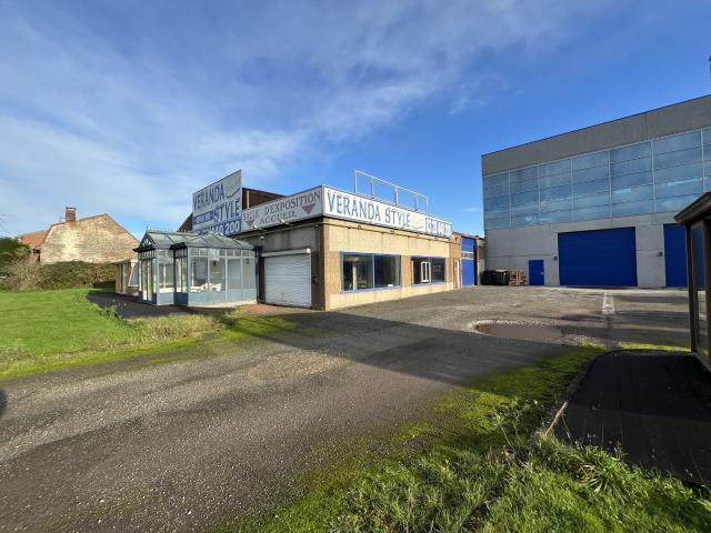 Location bâtiment commercial avec hangar à Bailleul