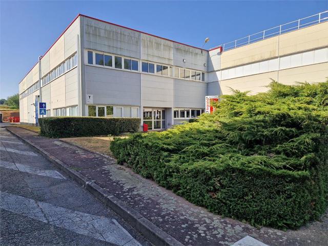 Location batiment d'activité Limoges Sud Accès plain pied et quais