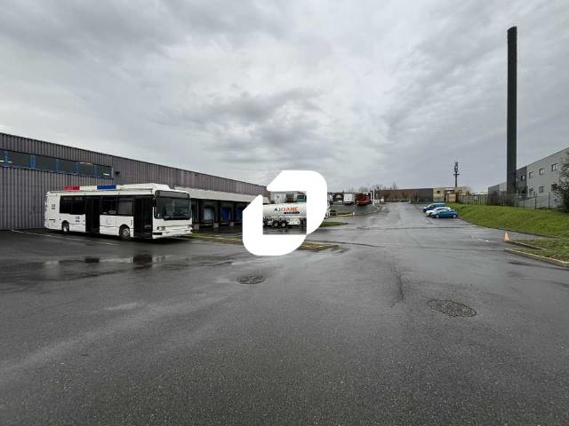 Location bâtiment indépendant avec quais Égly Proximité N20 et Francilienne