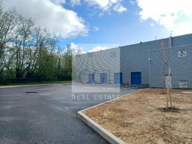 Location bâtiment logistique 10 750 m² Miribel Accès A46, A432
