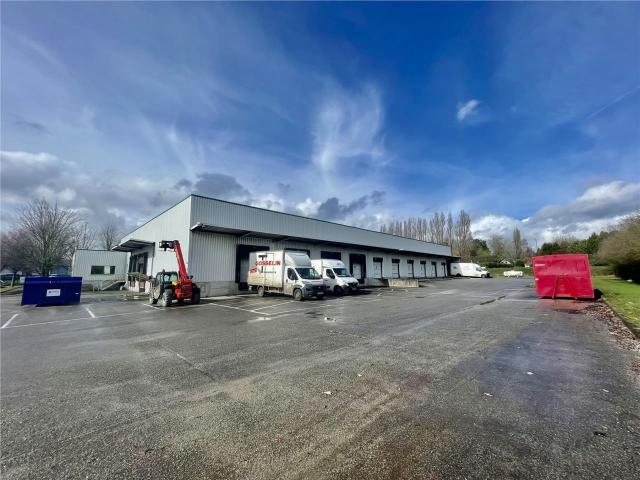 Location bâtiment messagerie Eslettes Proche A151 et A150