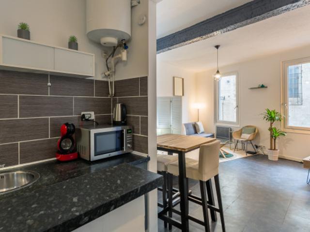 location beau studio intra muros