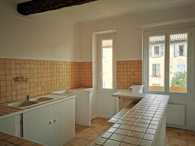 Location Beau type 2 maison de ville Sollies Toucas | Grech Immobilier