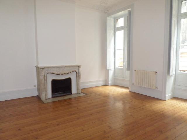 Location BORDEAUX, RUE CASTELNAU D'AUROS Apt T3 | Cabinet Boré