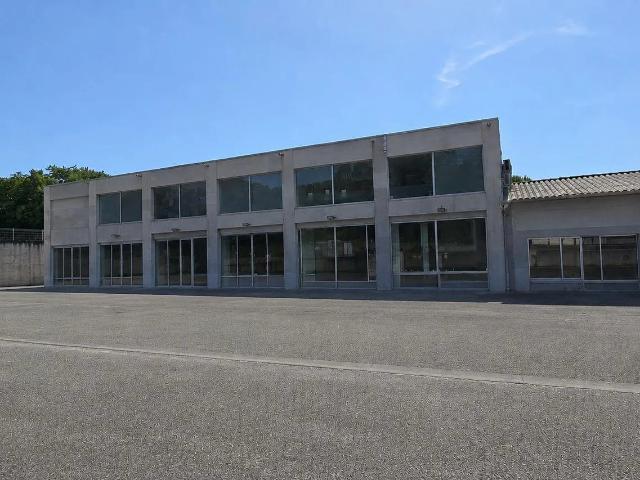 Location Boutique/Local commercial 250 m²