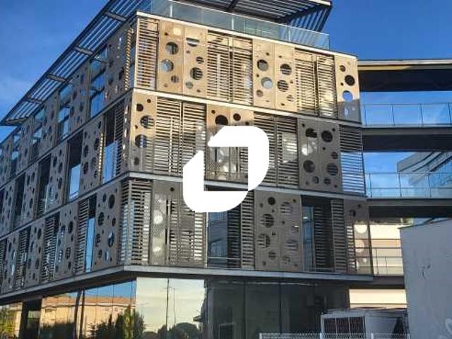 Location bureaux Mérignac Tram A et entrée Bordeaux