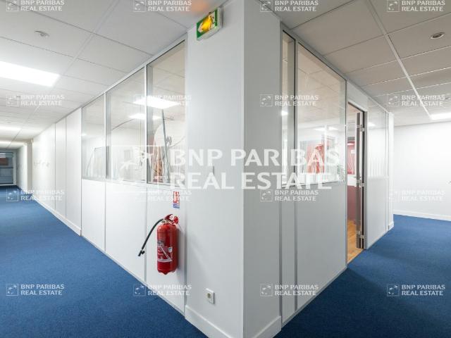 Location bureaux Montigny le Bretonneux Proche gare SNCF et RER