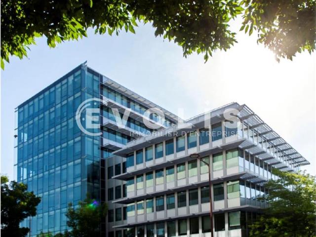 Location bureaux Montigny le Bretonneux Proche RER, Transilien et SNCF