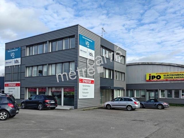 Location bureaux Nantes Bâtiment en copropriété avec ascenseur