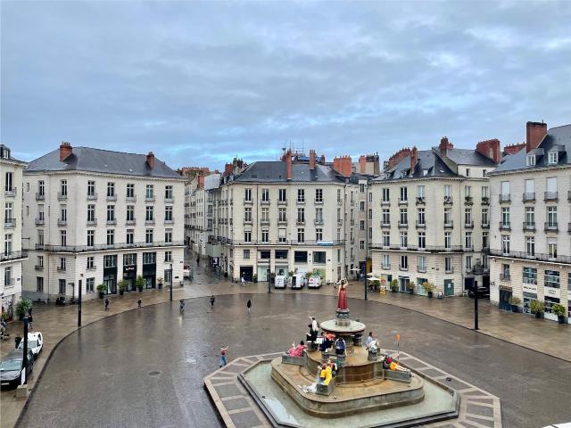Location bureaux Nantes Centre historique, transports en commun