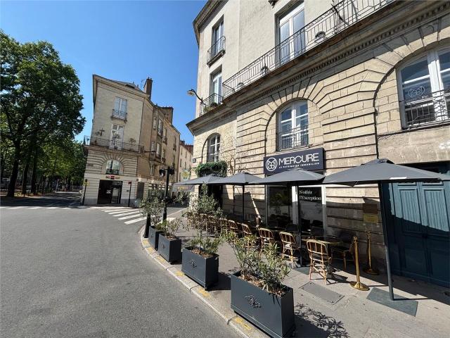 Location bureaux Nantes centre Tramway, bus et Bicloo