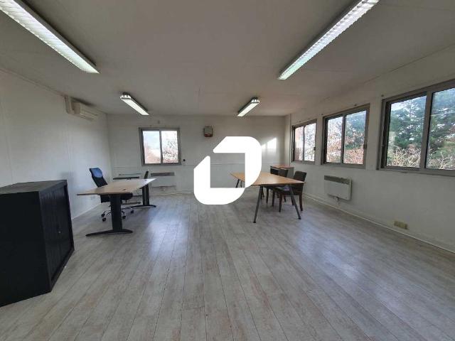 Location bureaux Neuilly sur Marne Proche RER, route et autoroute