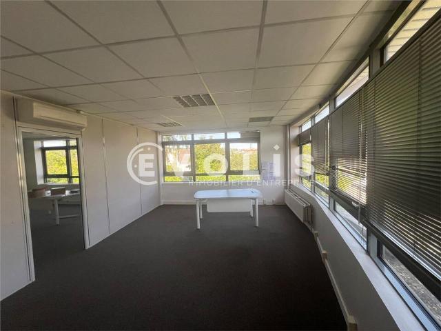 Location bureaux Neuilly Plaisance Proche RER A E, A86 et A4
