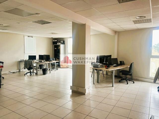 Location bureaux Nîmes Proche autoroute et périphérique