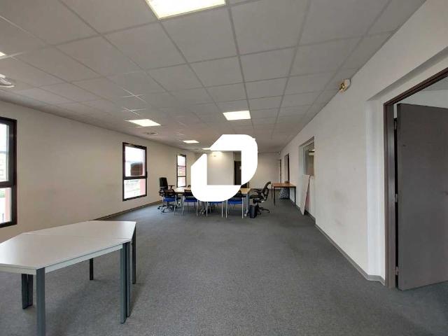 Location bureaux Nîmes Proche bus et autoroute