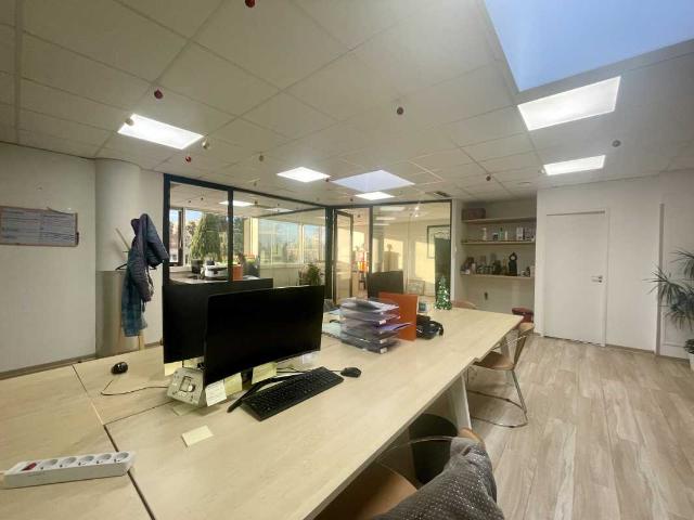 Location bureaux Nîmes Ville Active Proche autoroute A9