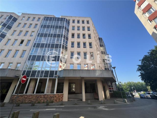 Location bureaux Noisy le Grand Proche RER, bus et autoroute A4
