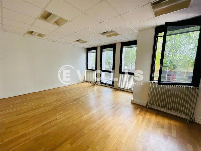 Location bureaux Noisiel Proche RER A et bus