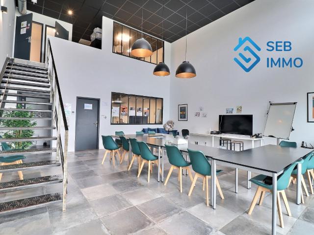 Location: Bureaux ou commerce de 137m2 à Perpignan zone Technosud 2 avec une grande vitrine