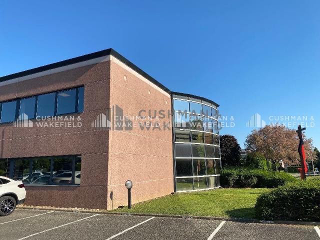 Location bureaux Oberhausbergen Proche Strasbourg, bus et autoroute