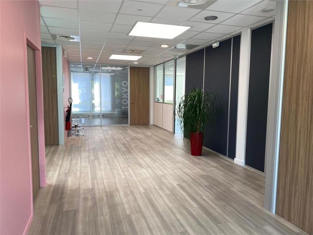 Location bureaux Aix en Provence Pôle d'activité avec parking
