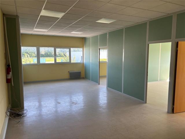 Location bureaux Allonne Proche A16, ZAC Ther et aéroport Beauvais