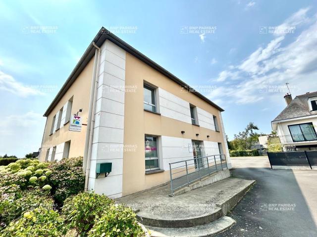 Location bureaux Betton Proche Rennes, bus et commerces