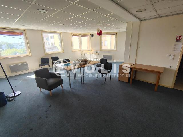 Location bureaux Bondy Proche RER E, tram T4 et autoroutes A3 A86