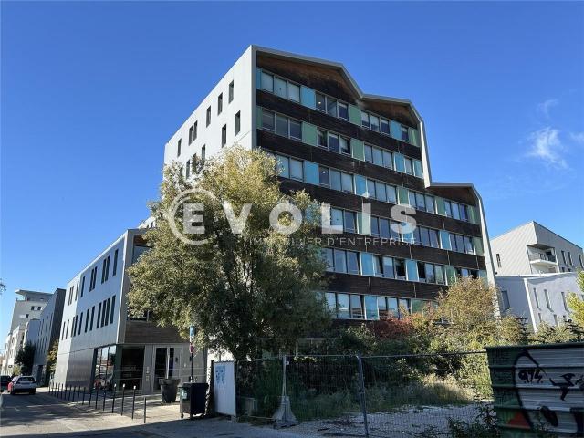 Location bureaux Bordeaux Bassins à Flots Proche Cité du Vin et tramway