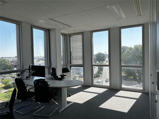 Location bureaux Bordeaux Berges du Lac Tram C à 250 m