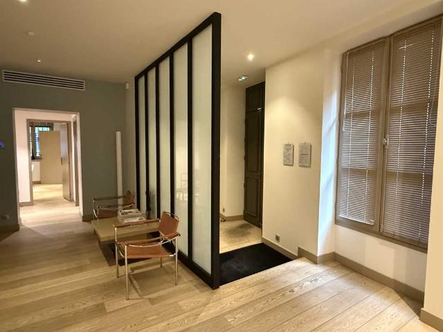 Location bureaux Bordeaux centre Proche Jardin Public et tram C