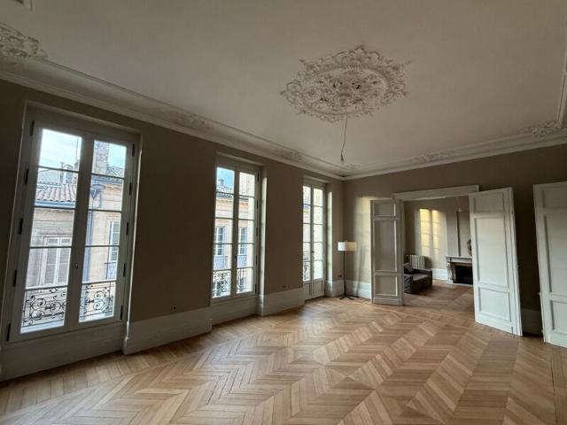 Location bureaux Bordeaux centre Rue Judaique Proche bus