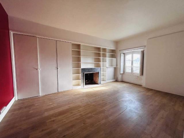 Location bureaux Bordeaux Place Gambetta Proximité transports en commun