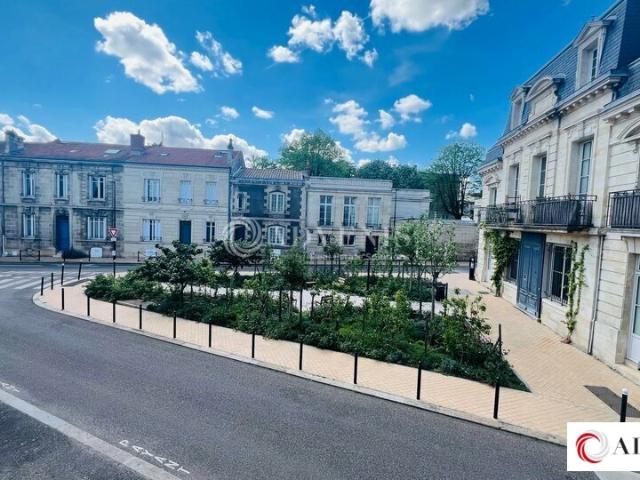 Location bureaux Bordeaux Proche boulevards et transports