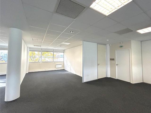 Location bureaux Bordeaux Quartier Ravezies Tram C et bus