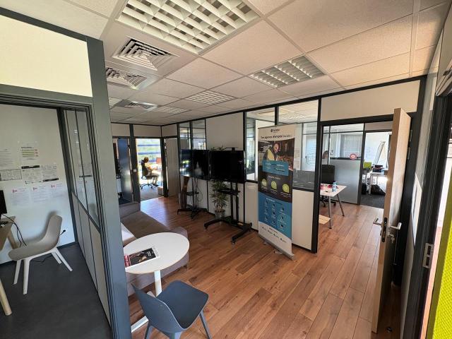 Location bureaux Brignais 3ème étage avec ascenseur