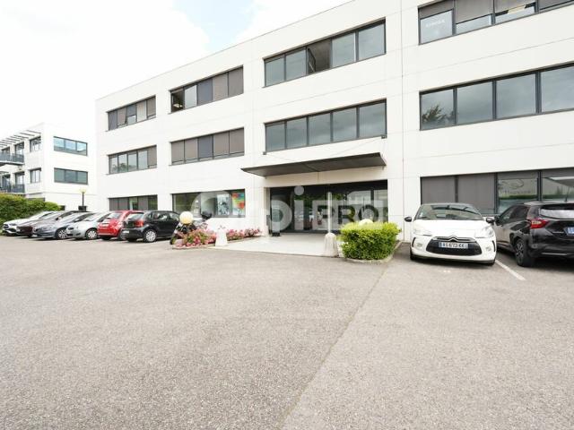 Location bureaux Bron Proche A43 et bus 52