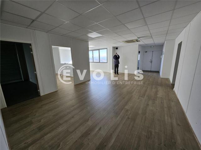 Location bureaux Cachan Proche RER B, métro et autoroute