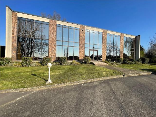 Location bureaux Canly Accès immédiat A1, climatisation