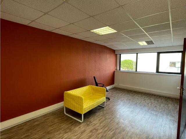 Location bureaux Cenon Proche tramway A et rocade Bordelaise