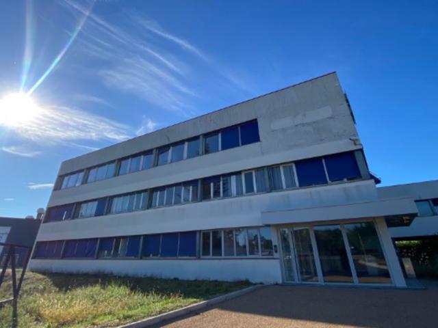 Location bureaux Champs sur Yonne Proche RN6 et A6