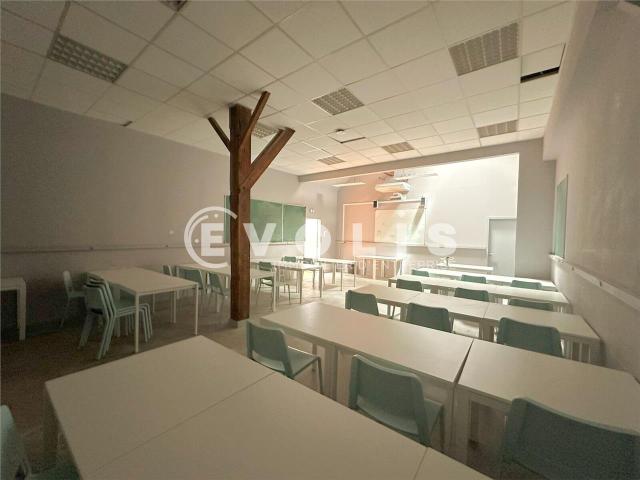 Location bureaux Chartrons Bordeaux Proche tram et bus