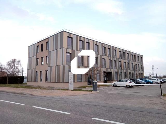 Location bureaux Colombier Saugnieu Proche aéroport Saint Exupéry et autoroutes