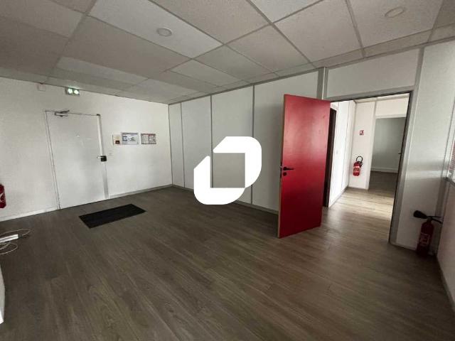 Location bureaux Corbeil Essonnes Proche A6, N7 et N104
